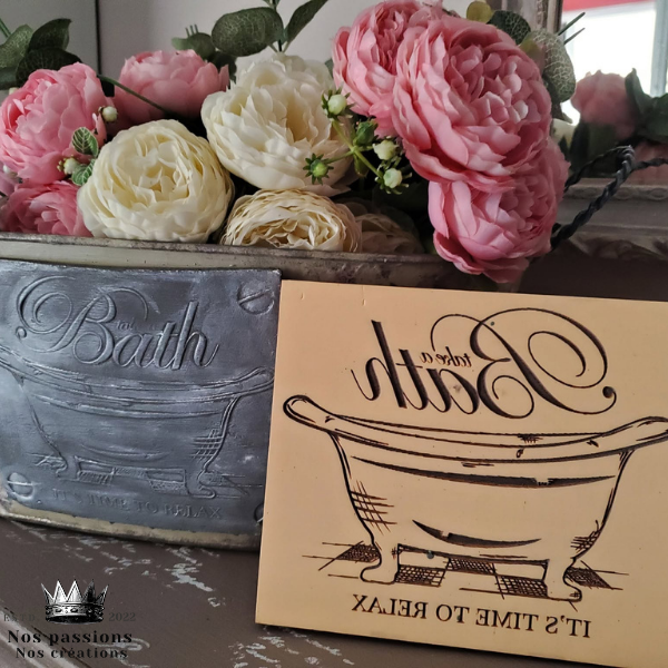Réalisation avec le tampon SVXL001 Bath – pot décoratif fleuri